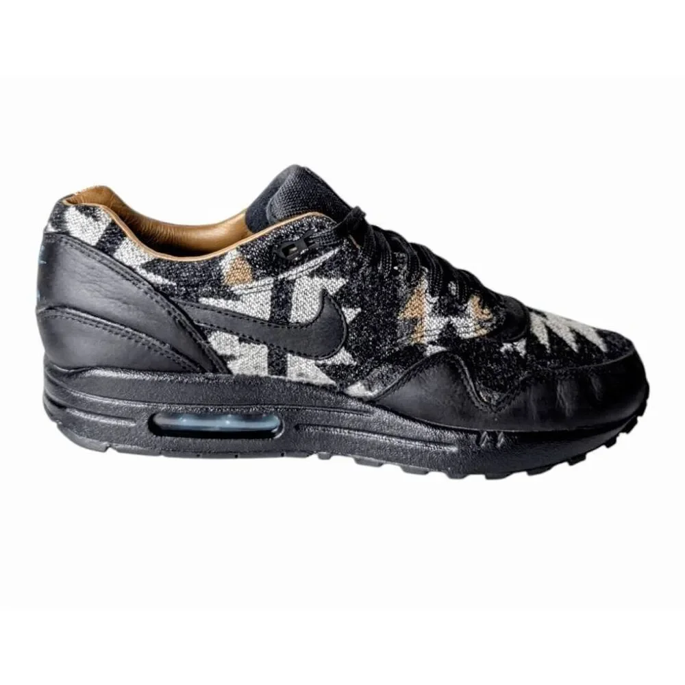 NIKE Air Max 1 QS 
